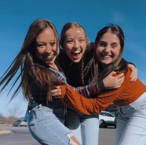 Meet your Posher, Abigail